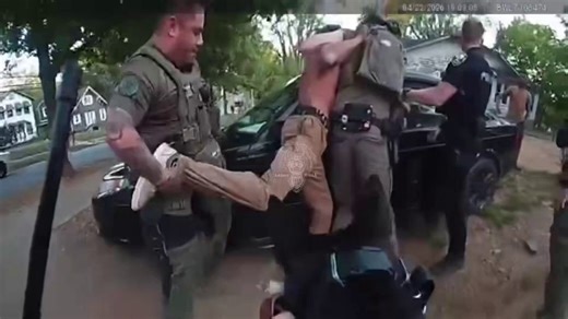 ganz normal noch zu dritt auf den kopf zu hauen während man fixiert ist und der hund einem zusätzlich noch den arsch aufreißt