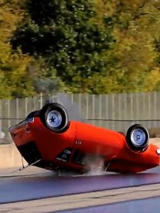 Muscle Car Crashes in Two-Wheeled Standing Championship! 😲 | Super Muscle Cars