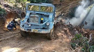 Extreme offroading! What a powerful truck!! | Indian Truckers Association
