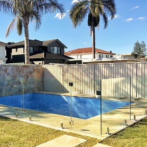 [Hot Item] Swimming Pool Balcony Fence Frameless Transparent Tempered Glass Railing