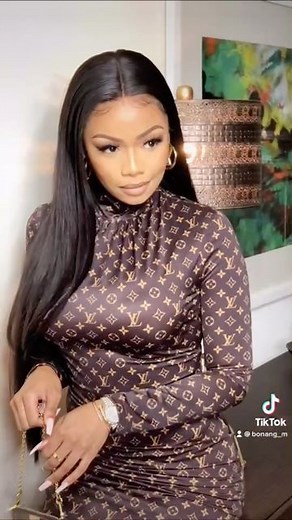 Bonang Matheba on Instagram: "…2021 was good to me!! Grateful. 🙏🏽❤️🥰🥳🥂🇺🇸 #Miami #NewYork #CapeTown #HappyNewYear #2021 #Part2"