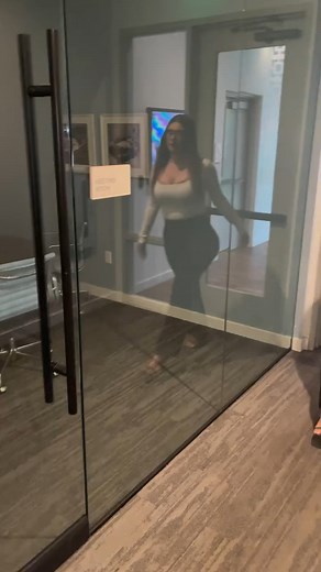 Idk why he always forget his keys 🤭 - - - - - - #girlfriend #boyfriend #couples #couple #viral #girls #boys #relatable #relationship #explorepage #explore #reels | Marleeny FAN'S