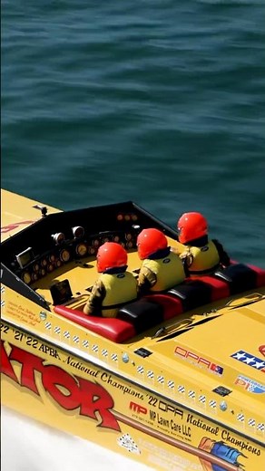 Predator the legendary Apache 41’ race boat sounds soooo good! #apacheboats #raceboats #offshore