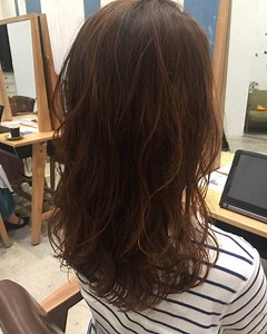 パーマ 後のスタイリング、どうする？美容師・森越が教えるパーマヘアのスタイリング方法