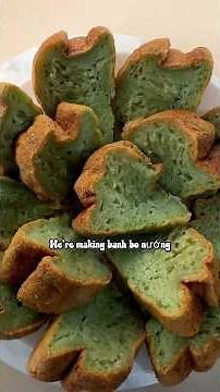 Bánh Bò Nướng is a Vietnamese honeycomb cake. Aka: the chewy, bouncy queen. 💚🐝 #banhbo #vietfood