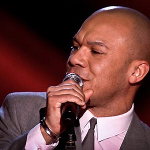 'The Voice' UK: Hear'Say Danny Foster sings Spice Girls - video