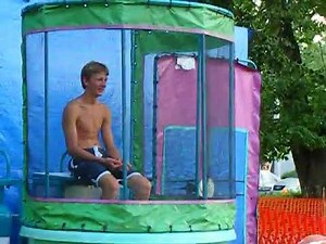 🤽⛪🧺💦👦Teenager in the Dunk tank