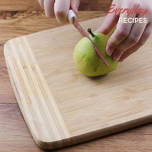 1.3K views · 26 reactions | This pear cake is very simple, healthy and made without an oven. A delight | Everyday Recipes | Facebook