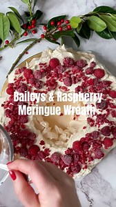 2.2K views · 21 reactions | Baileys and Raspberry Meringue Wreath! The full recipe is on my IG. #meringue #christmasdessert #baileys #dessertrecipe | thetummyfairy | Facebook