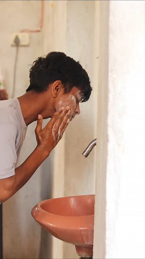 गोरे होने का राज़💯 Gore Hone Ka Tarika Mil Gya 👀🤣 #comedy #sanakpurstar #funny #shorts #reels | Sanakpur Staar