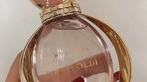 宝格丽玫瑰香女神专属（BVLGARI Rose Essential）香氛清新迷人，持久留香，日常通勤或约会都能提升气质，让人倍感自信。