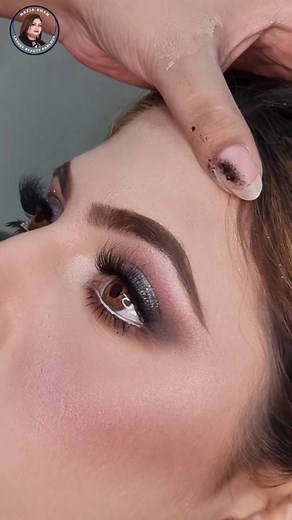 Easy Smoky Silver Eye Makeup Tutorial with Glitter Eyeshadow