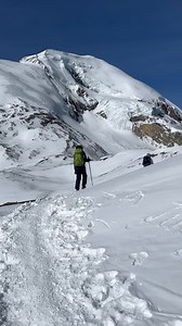 Snowy trail to Thorong la pass (5416m) during Annapurna circuit trek #Annapurna #annapurnacircuit #thoronglapass #tilicholake #tilichotrek #annapurnatrek #annapurnacircuittrek #himalayangatewaytrek | Himalayan Gateway Trek