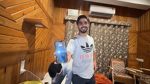 40K views · 434 reactions | Dal Lake Evening View & Meet Up With Friends  If You Are Planning To Visit Kashmir & Need Budget Friendly Ac Rooms - Do Visit Hotel Rajbagh Inn For Bookings Contact : +917006210324 | Raashid Sarfaraz | Facebook