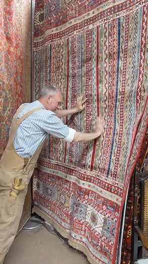 Red-ground Kashmir Rug Beautifully soft Kashmir rug with allover intricate traditional Persian pattern. Dimensions: 3m x 2m #onthesquareemporium #irishinteriors #mostinterestingstoreinthecountry #persianrugs #persianrugstore #persianrugsonwoodfloors #ruginspiration #antiquerugs #decorativeantiques #rugaddiction #vintagerugs #ihavethisthingwithrugs #rugsaremydrugs #rugsofinstagram #ruglove #interiordecor #vintagehomestyle #vintagehomes #vintagedecor #oldhouselove #traditionallove #traditionaldeco