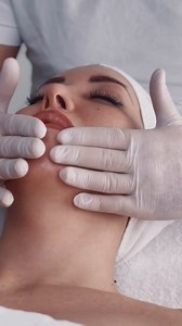 Die Massage mit dem bdr® Detox Pro stimuliert die Mikrozirkulation, Stoffwechselendprodukte werden gelockert, die Muskulatur wird entspannt - für ein sichtbar vitaleres Hautbild. Ask for bdr®❤️‍ #bdr #medicalbeauty #detox | Bdr