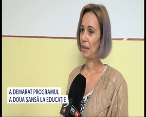 O vorba din batrani spune sa nu ratezi a doua sansa! Si asta au facut cei care au renuntat la un momentat dat la studii, iar acum au decis sa se reintoarca in bancile scolii. | Stirile Antena 3 DEVA