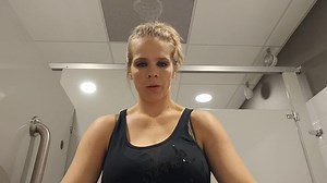 CandieCane – Public Porn Convention Pee and Surprise Po