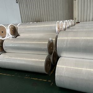 [Hot Item] Factory OEM White Anti-Static Laminate Non Woven Fabric 65GSM Microporous PE Film with Polypropylene Laminated Material