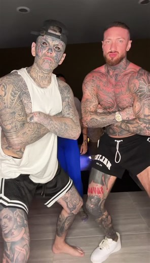 Ashley look st me 👀