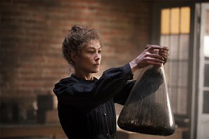 Sinopsis Radioactive, Film Biografi Marie Curie Perempuan Pertama Peraih Nobel
