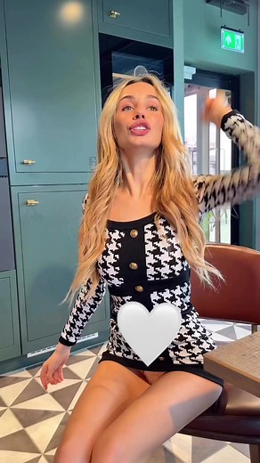 18K views · 126 reactions | Show me your love then i will remove this heart 懶 #model #beautiful #instagood #photography #brunette #aiart #fashion #photooftheday #College #instagram #love #style #art #beauty #follow #midjourney #picoftheday #digitalart #explore #like #deviantart #fitness #fitnessmotivation #cute #polishgirl #fashion #portrait #run #ai #explorepage ++ | Momo.foodsjp | Facebook