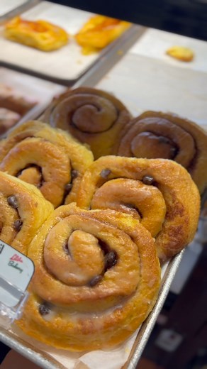 5.5K views · 115 reactions | Fresh and hand-made from scratch, always! Nothing beats the art of traditional baking ‍ | Liliha Bakery | Facebook