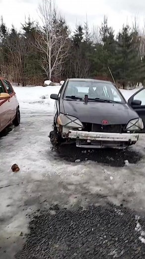 pour une fois sa puff plus qu un covic 99 #batage #1nzfe #toyota #echo #yaris #qc #beauce #beater #c | Spacemisterjj320