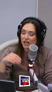 22K views · 3.9K reactions | Când ‘mor după tine’ dintr-odată nu prea mai sună cum trebuie  Oana Zamfir și fanii ei…atipici 﫠 #casastii #digifm #newsicradio #morningshow #onair | Digi FM | Facebook