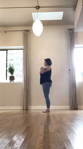 Playing with a flow from Mountain Pose, Through Warrior 3 to Standing Split. Balance is a dynamic process. All muscles in the body have to work together with a series of micromovements to make this happen. In preparation for this sequence I stretched and strengthened my feet, legs and hips and did a full flow. People often forget the feet in yoga! Despite all that we do standing. Standing Split in Sanskrit is Ūrdhva Prasarita Eka Pādāsana Pronunciation: OORd(h)vuh pruh-SAH-(l)rituh AY-kuh pah-DA