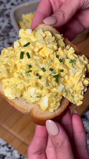 The PERFECT Egg Salad recipe 🥚 By @marriedtobbq Creamy Egg Salad ⤵️ 12 hard boiled eggs 1/2 cup mayonnaise 1 tbsp yellow mustard 1 dash Worcestershire sauce 1 tbsp dill pickle juice 1 tsp fresh lemon juice 1/2 tsp onion powder 1/2 tsp garlic powder 1/2 tsp smoked paprika 1/2 tsp black pepper 1/4 tsp salt 1 tbsp hot sauce 1 tbsp chopped dill 1 tbsp chopped chives 1. Start by separating the yolks from the whites, then chop the whites finely and add them into a bowl. 2. To the yolks, add the mayo,