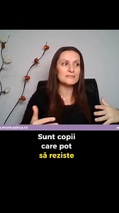 Împodobirea bradului nu este doar o tradiție, ci și un moment perfect...