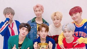 Unduh Foto V Bts Bersama Keluarganya Chords