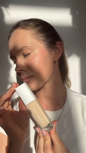 Golden-hour meets buttery-soft coverage ✨ Skintuition SPF 30 Radiance-Boosting Liquid Foundation melts into @kateshytry's skin for that lit-from-within glow. | jane iredale