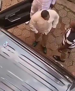 56K views · 1.1K reactions | Papa!! papa Eto'o pardon regarde en haut on veut te filmer 朗拾拾拾 | Célébrités du Kamer | Facebook