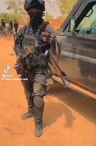 5.9K views · 403 reactions | Il faut jamais Tester nos boys. 﫰Si tu testes c'est le diable qui va t'accueillir en enfer . Nous avons des peuvres 亮️Déposez les armes en appelant 199 ou quitter le pays ou vous périssez﫰﫰 | Bamogo sylvain le trident | Facebook