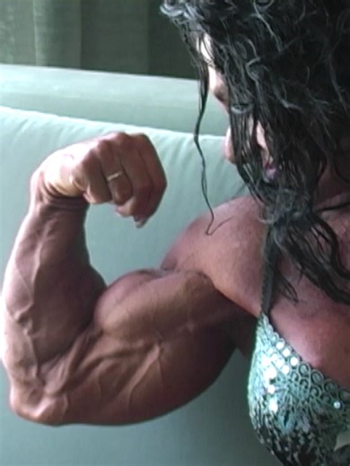 Debbie Bramwell#musclemommy #bodybulding #flex #volimzenerazvijene #fbb