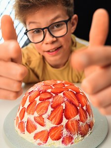 Erdbeer-Kiwi-Torte ohne Backen – Geschenk für Mama