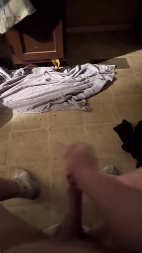 STOP WHAT YOURE DOING AND WATCH ME STROKE MY DRUNK COCK #horny #nsfw #nsfwtwt #nsfwtwtًً #masterbstion #drunk #fuckme