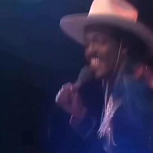 1.1K views · 814 reactions | The Gap Band - Burn Rubber On Me (Why You Wanna Hurt Me) 1980 | Emotion minha rádio | Facebook