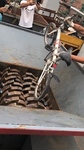 Ep133: Garbage grinding! . . . #ReelViral #FacebookReel #ViralVideo #Videos #ASMR #asmrvideo #asmrvideos #GrindingGarbage #Garbage #DestroyGarbage #Rubbish #grindingmachine #grindingtools #grindingtechnology | Disuwa Hot