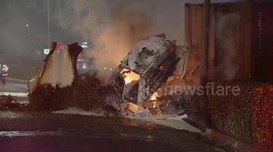US, Los Angeles: Avocado Heights Semi Crashes Into Caltrans Truck and Catches Fire NB 605 Freeway
