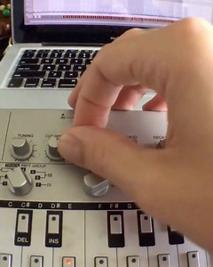 17 reactions | Synth Lovers  Via @drunkydaniels | Mixmag | Facebook