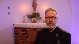 3.9K views · 119 reactions | Välkommen till aftonbön på nyårsafton från kapellet i biskopsgården i Västerås. Stiftsprost Peter Åström leder oss i kväll. | Västerås stift | Facebook