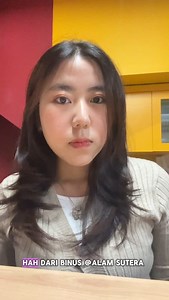 Siapa sangka alumni Computer Science BINUS University, Sherly Phangestu, sukses bikin Tim Cook terpesona di ajang Apple WWDC 2025 oleh aplikasinya yang edukatif dan inspiratif! Wowww, Keren banget ngga siii ⁉️ Makin bangga jadi Binusian! 🤩✨ #WWDC2025 #TimCook #SwiftStudentChallenge #PlantHeroes #FYP #ProudBinusian #MulaiLebihAwal | BINUS University