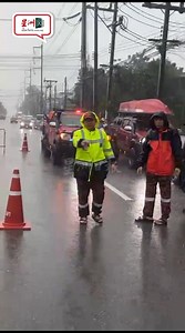 140K views · 1.1K reactions | 泰国政府今日下午2时20分发布的最新消息指出，将于今日内将所有受困群众，包括滞留当地的大马游客转移至临时疏散中心，保障人员安全。 https://northern.sinchew.com.my/?p=7056001 https://www.sinchew.com.my/?p=7055686 最热新闻，关注《星洲日报》Whatsapp频道： https://bit.ly/SinchewWhatsapp #星洲日报 #sinchew | 马来西亚星洲日报 Malaysia Sin Chew Daily | Facebook