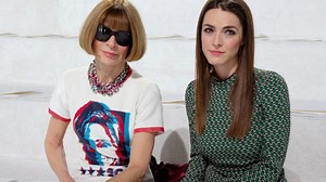 Hillary Clinton wins the support of fashion's queen