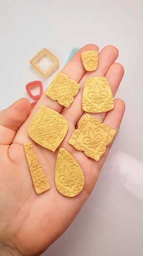 We wanted to make a Fleur de Lis pattern that was pretty as well as Fleur de Lis-y. What do you think? This pattern is also available as a silk screen. #fleurdelis #mardigras2023 #texturesheet | The Clay Impress