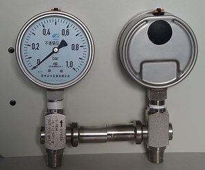 [Hot Item] 100mm Pressure Gauge with Over Pressure Protector 0-1 Bar