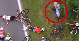 Bei Massensturz: Frau rettet Kind vor heranfliegenden Fahrern